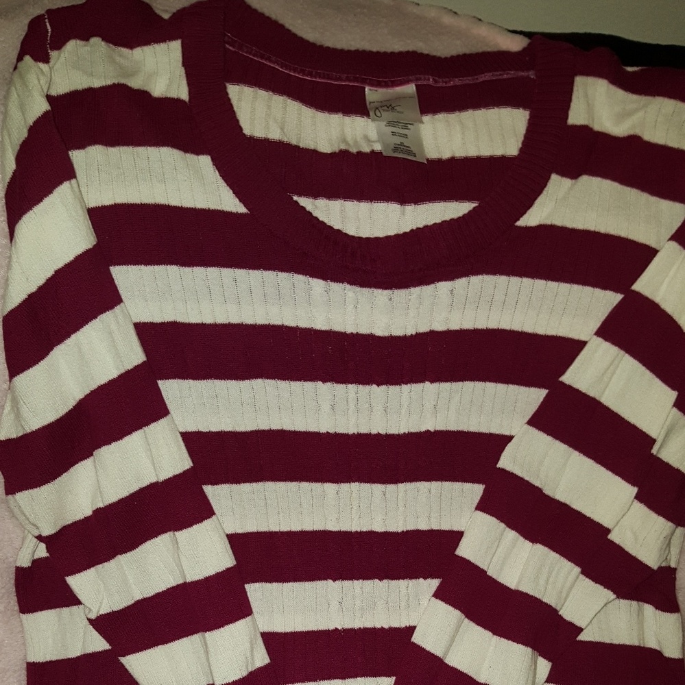 2- Light weight sweater& t-shirt bundle